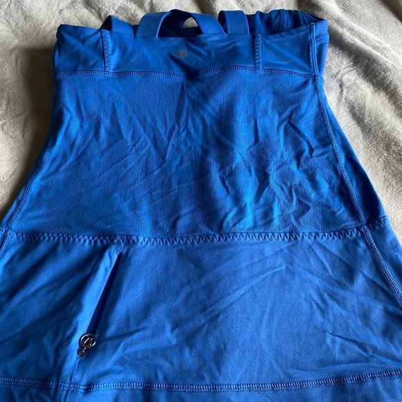 Lululemon tank top with sports bra - Picture 6 of 7